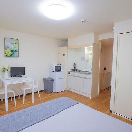 טוקיו Charming Guesthouse In The Heart Of Okubo 丶steps To Metro And Convenient Travel! Eos11 מראה חיצוני תמונה